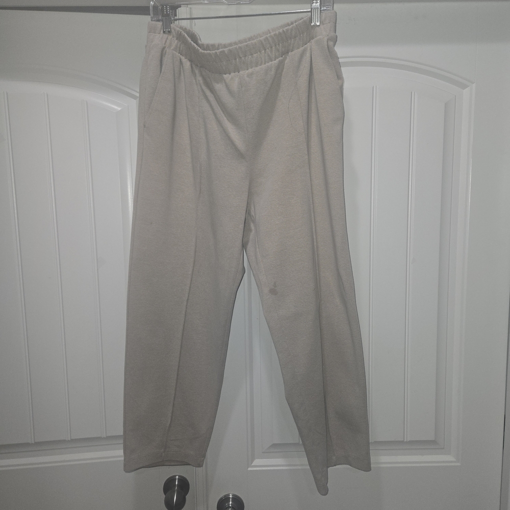 a New Day Women's Cream  Cropped Pants With Elastic Waist Size L